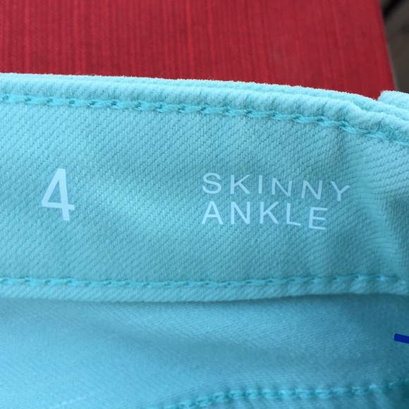 a.n.a light blue distressed Jeans - Picture 4 of 6